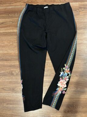 Time For Me Women’s Plus Black Leggings Embroidered Floral Side 3X